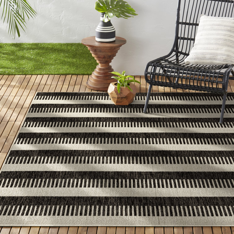 Nicole Miller New York Patio Country Charlotte Modern Striped Indoor